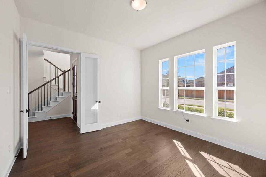 Representative unfurnished interior of a home built from the Kirby by UnionMain Homes in Lake Breeze, Lavon (Image 50).