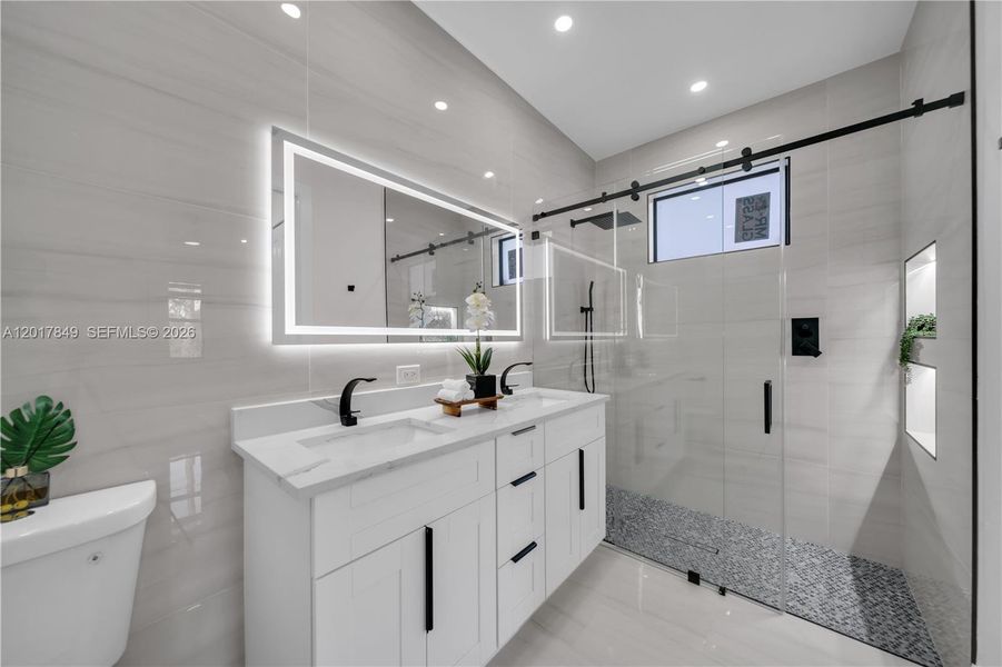 Furnished interior view inside a new home in , Lehigh Acres (Image 9).