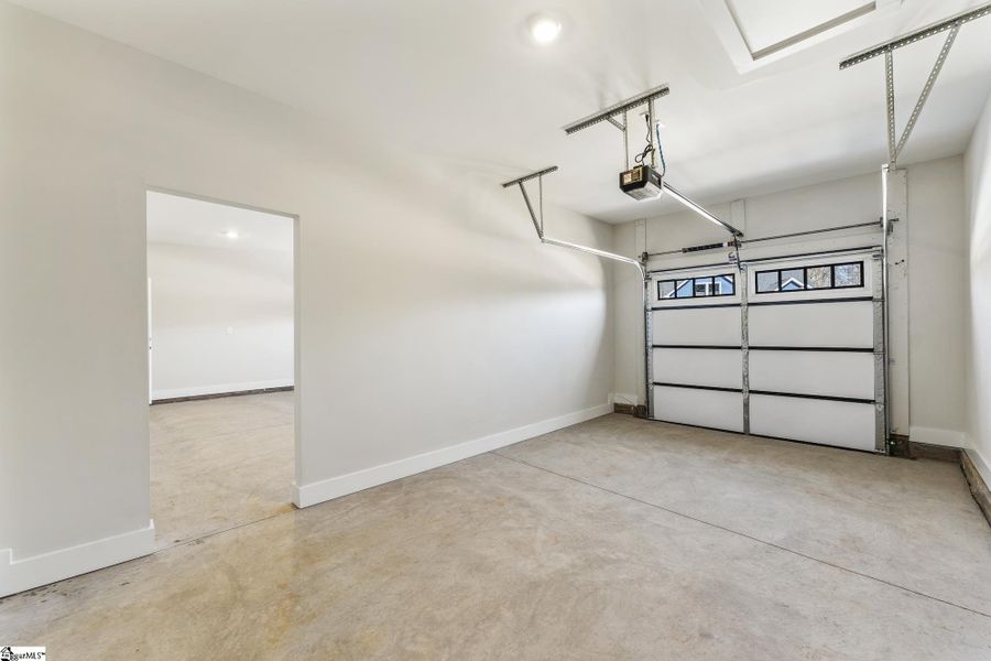Spacious, unfurnished interior of a new home in Saratoga Oaks, Williamston (Image 38).