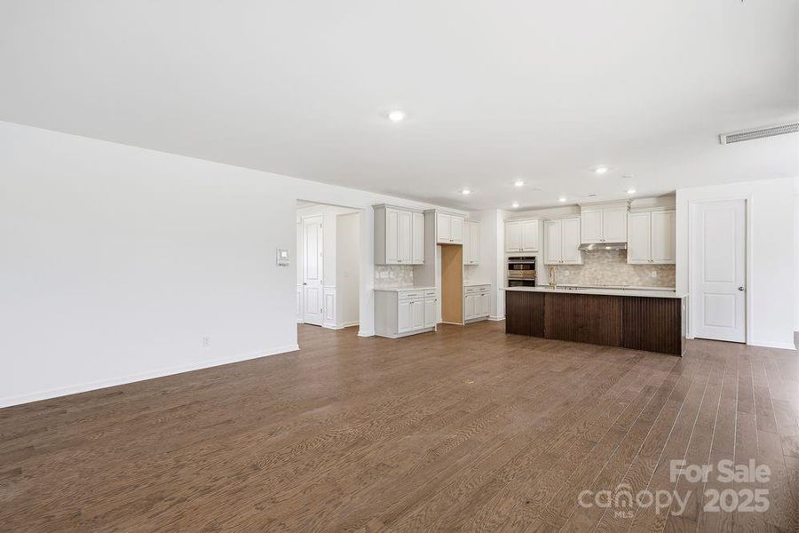 154 Nicholson Lane ~ Ready Now!