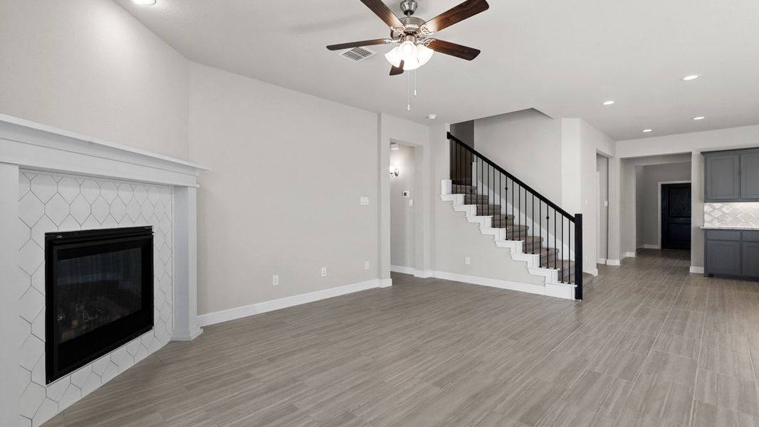 Spacious, unfurnished interior of a new home in Treeline, Justin (Image 15).