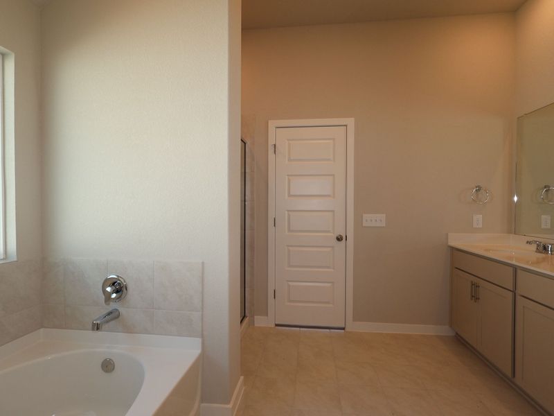 Owner's Bathroom Owner's Bathroom