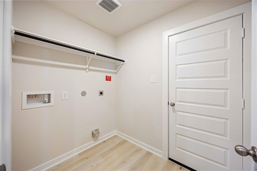 Spacious, unfurnished interior of a new home in Bluebonnet Village, Bellville (Image 14).