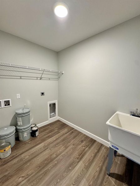 Spacious, unfurnished interior of a new home in Bent Tree, Gaffney (Image 12).