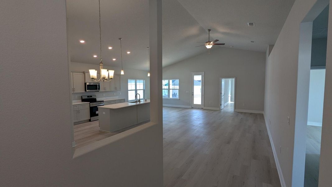 Spacious, unfurnished interior of a new home in The Bluffs at Lafayette, Freeport (Image 7).