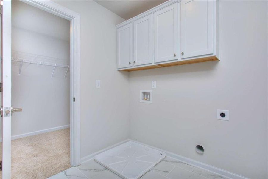 Spacious, unfurnished interior of a new home in Waters Edge, Mansfield (Image 13).