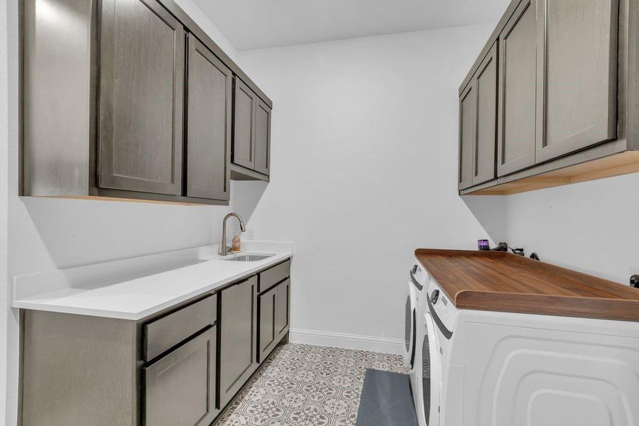 Furnished interior view inside a new home in The Highlands - 65', Porter (Image 14). Furnished interior view inside a new home in The Highlands - 65', Porter (Image 14).