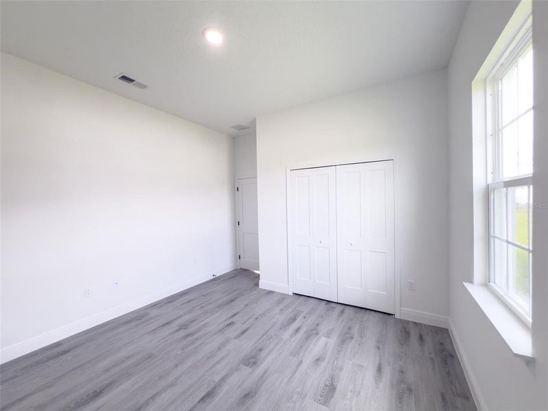 Spacious, unfurnished interior of a new home in , Ocala (Image 18).
