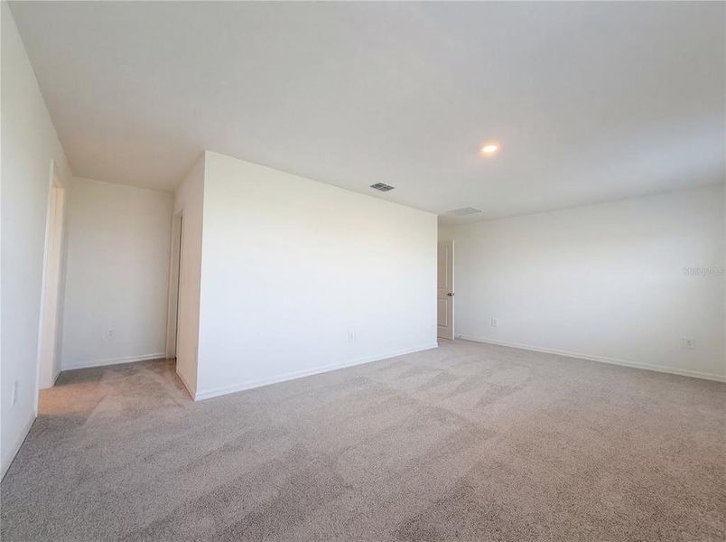 Spacious, unfurnished interior of a new home in , Parrish (Image 23).