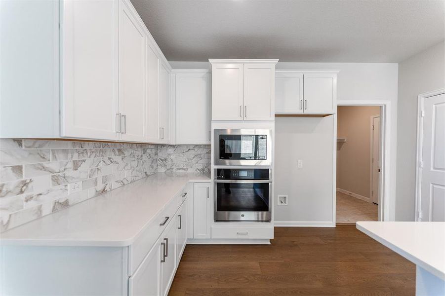 Furnished interior view inside a new home in Westridge, McKinney (Image 8). Furnished interior view inside a new home in Westridge, McKinney (Image 8).