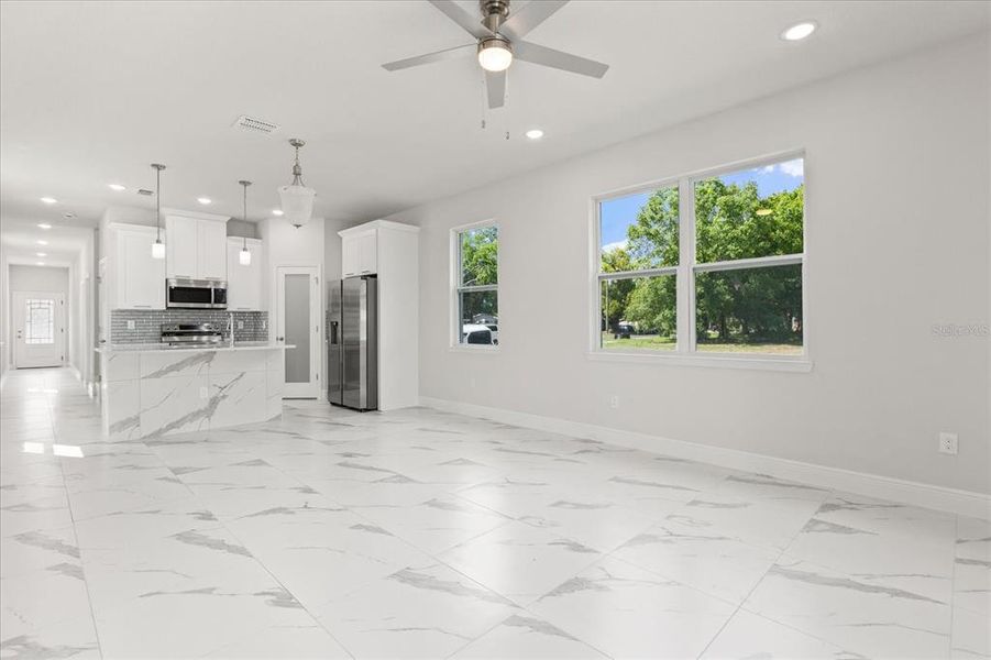 Spacious, unfurnished interior of a new home in , Kissimmee (Image 17).