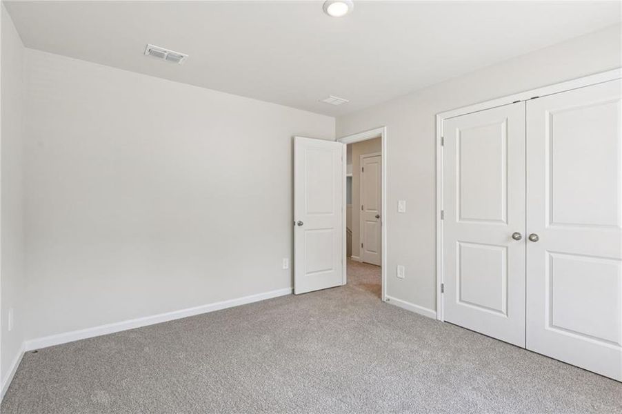 Spacious, unfurnished interior of a new home in The Oaks at Dawson, Dawsonville (Image 24).