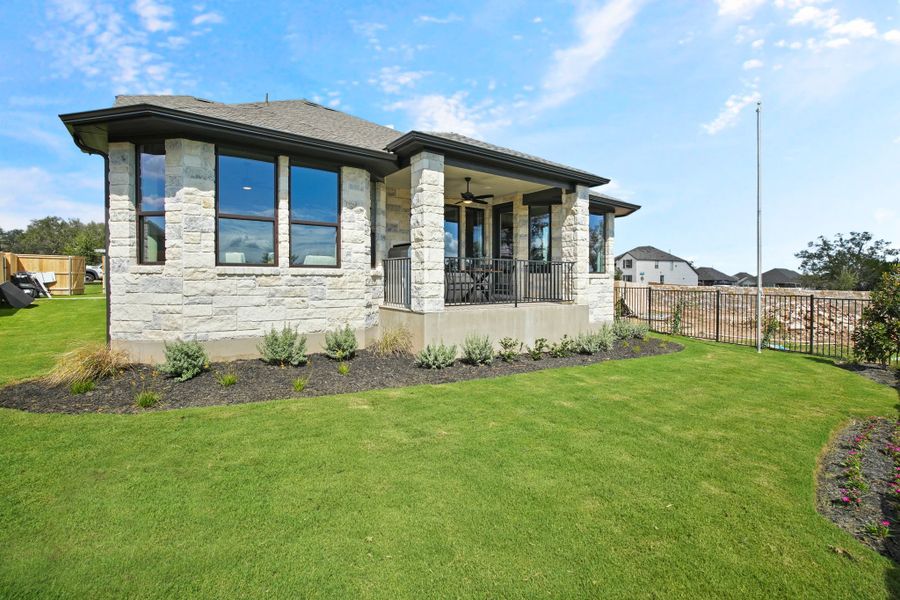 Exterior details and patio area of a home in La Cima 50', San Marcos (Image 21).