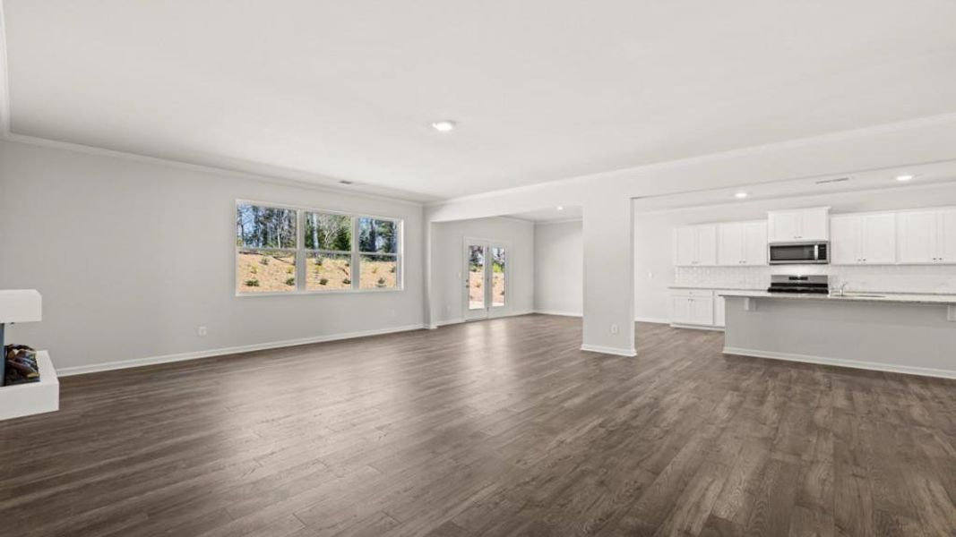 Spacious, unfurnished interior of a new home in Thompson Ridge, Dallas (Image 26).