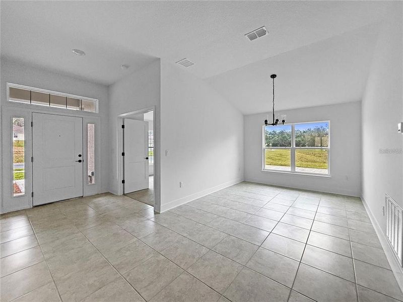 Spacious, unfurnished interior of a new home in Arbor Park, Leesburg (Image 6).