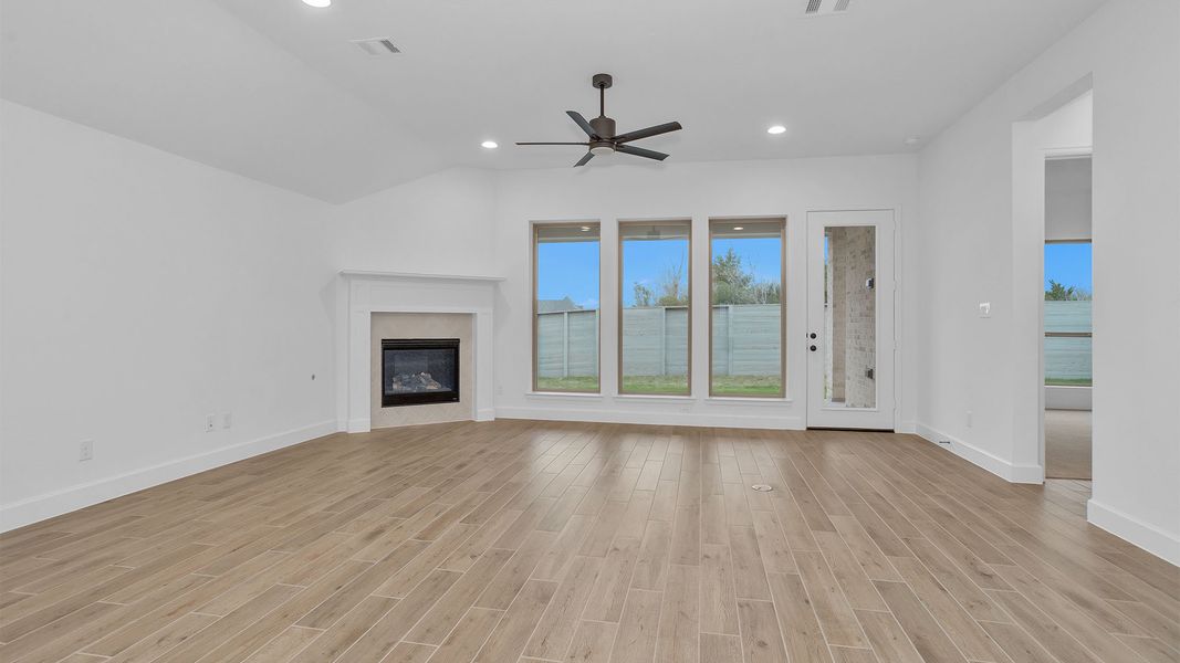 Spacious, unfurnished interior of a new home in Legacy 50', League City (Image 21).