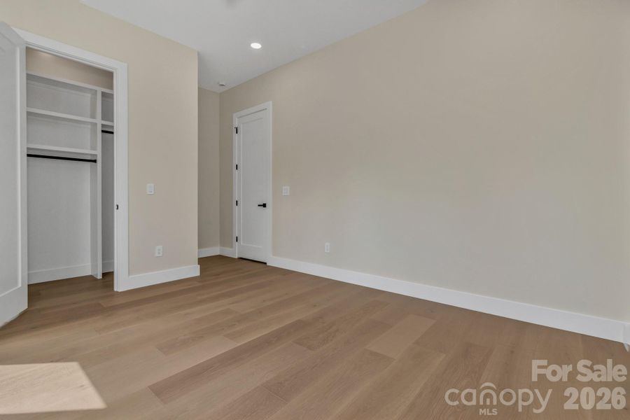 Spacious, unfurnished interior of a new home in , Fairview (Image 37).
