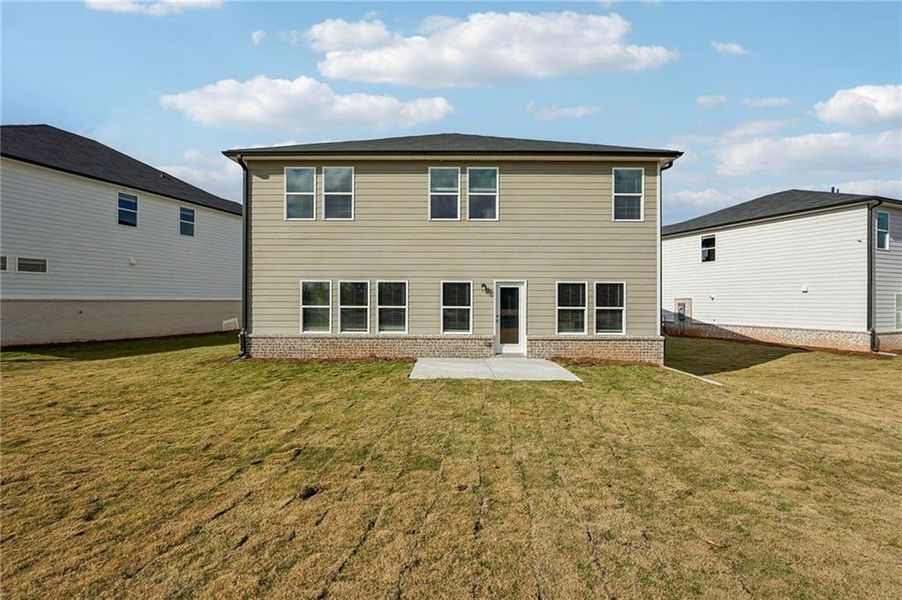Exterior details and patio area of a home in Harmony Manor, Fairburn (Image 4).