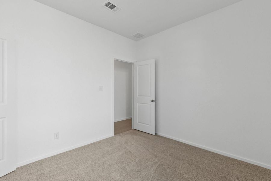 Spacious, unfurnished interior of a new home in Montgomery Bend, Montgomery (Image 25).