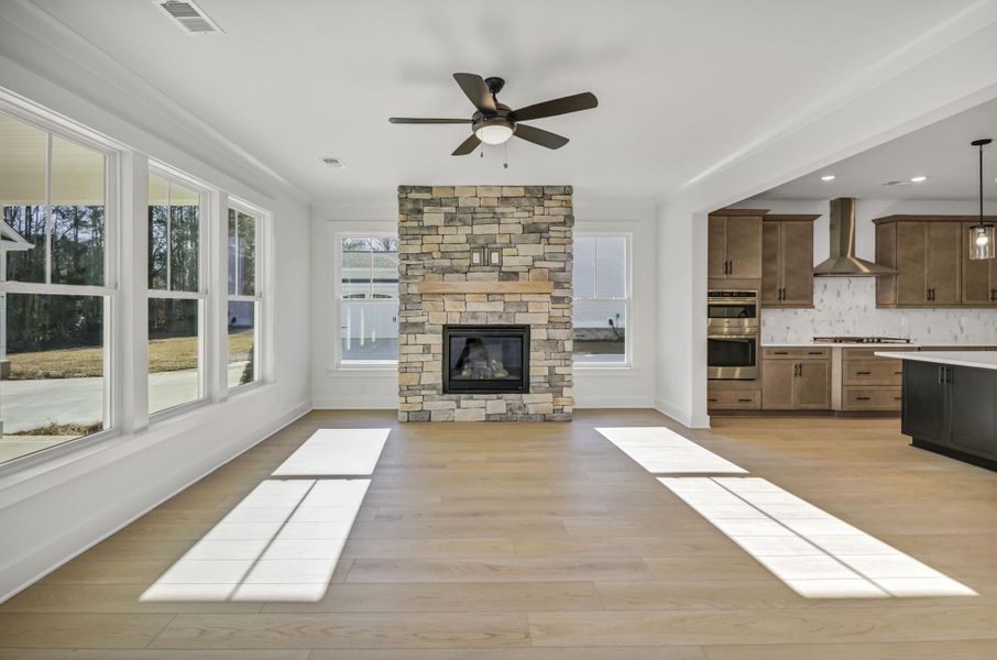 Spacious, unfurnished interior of a new home in Clubside Reserve at Summerlake, Lexington (Image 38).