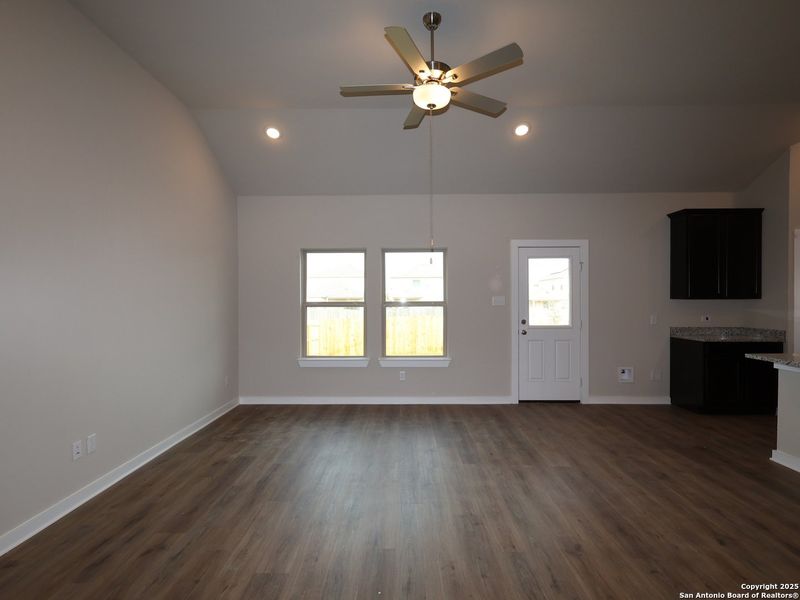 Spacious, unfurnished interior of a new home in Winding Brook, San Antonio (Image 28).