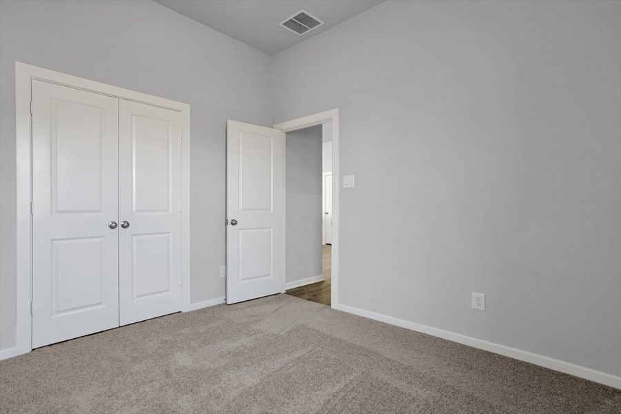 Spacious, unfurnished interior of a new home in Sunterra 50s, Katy (Image 31). Spacious, unfurnished interior of a new home in Sunterra 50s, Katy (Image 31).