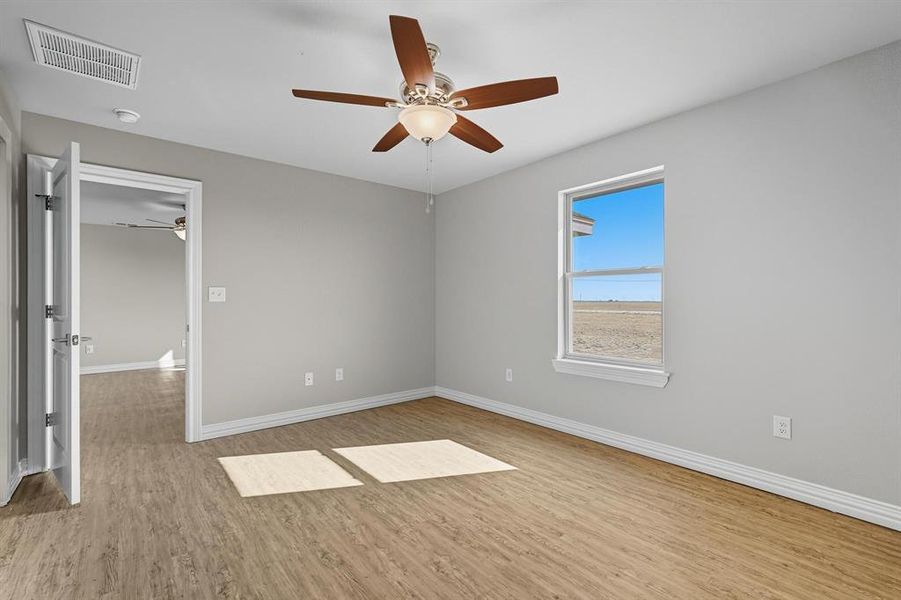 Spacious, unfurnished interior of a new home in , Hawley (Image 14).