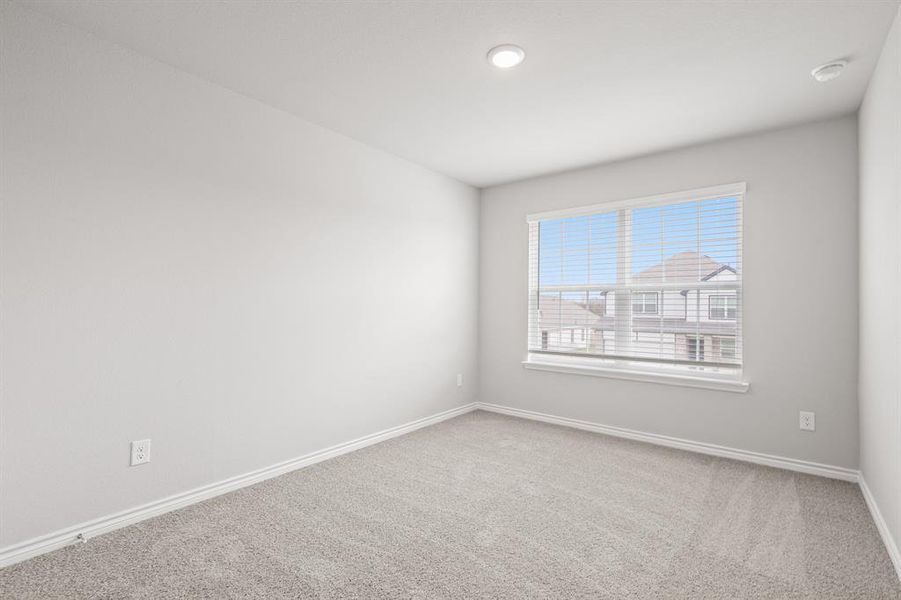 Spacious, unfurnished interior of a new home in Deer Creek, Crowley (Image 11).