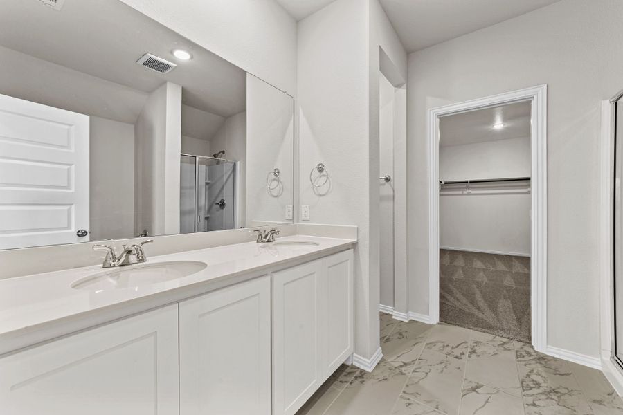 Furnished interior view inside a new home in Rolling Ridge, Van Alstyne (Image 13). Furnished interior view inside a new home in Rolling Ridge, Van Alstyne (Image 13).