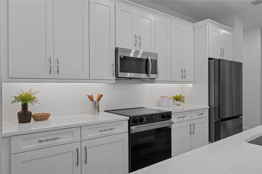 Furnished interior view inside a new home in Pine Ridge Estates, Beverly Hills (Image 36).