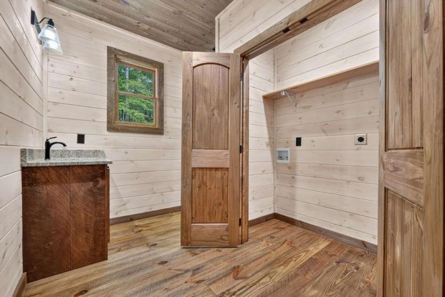 Image 38 of a home in .