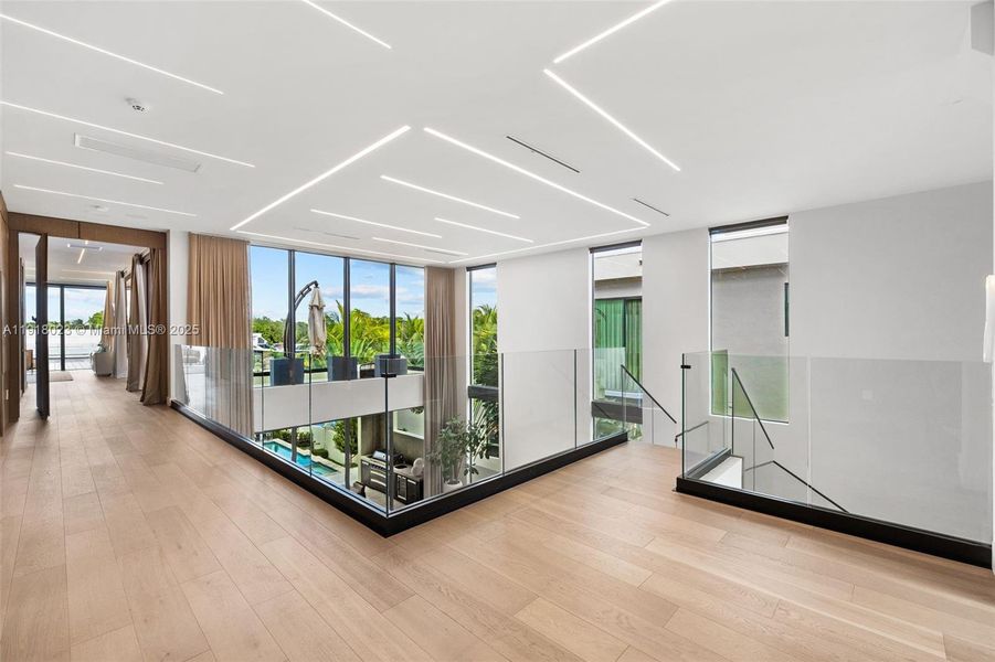 Community amenities in , Miami (Image 56).