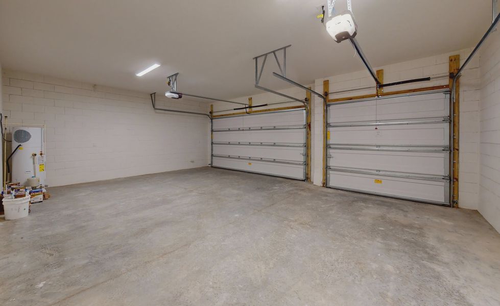 Spacious, unfurnished interior of a new home in Woodhaven, Port Orange (Image 35).