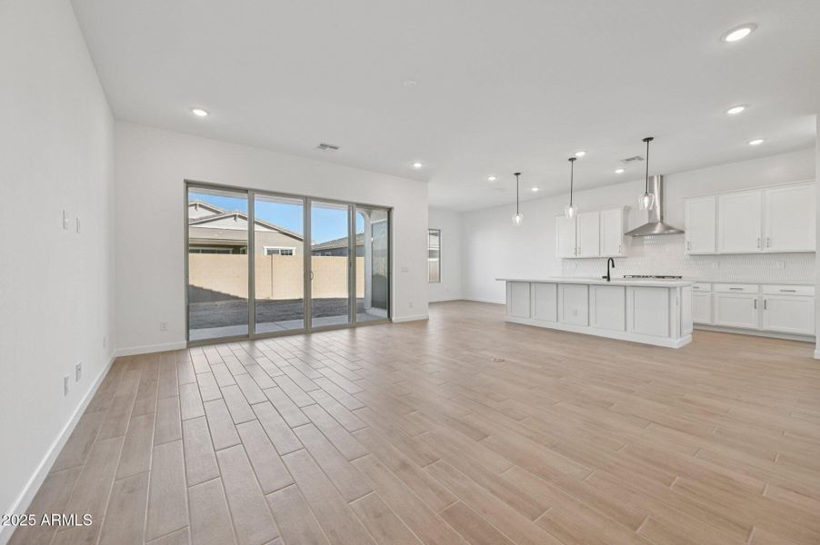 7-web-or-mls-E Stirrup St-S1212-007 7-web-or-mls-E Stirrup St-S1212-007