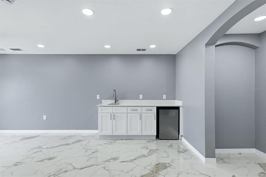 Spacious, unfurnished interior of a new home in , Bradenton (Image 36). Spacious, unfurnished interior of a new home in , Bradenton (Image 36).