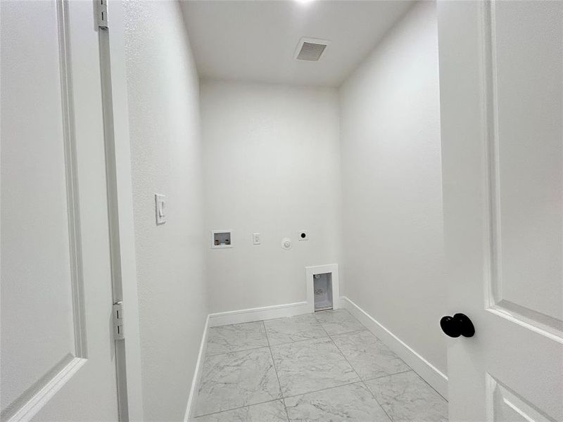 Spacious, unfurnished interior of a new home in , Terrell (Image 12).