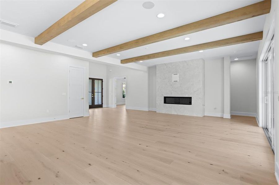 Spacious, unfurnished interior of a new home in , Tampa (Image 26).