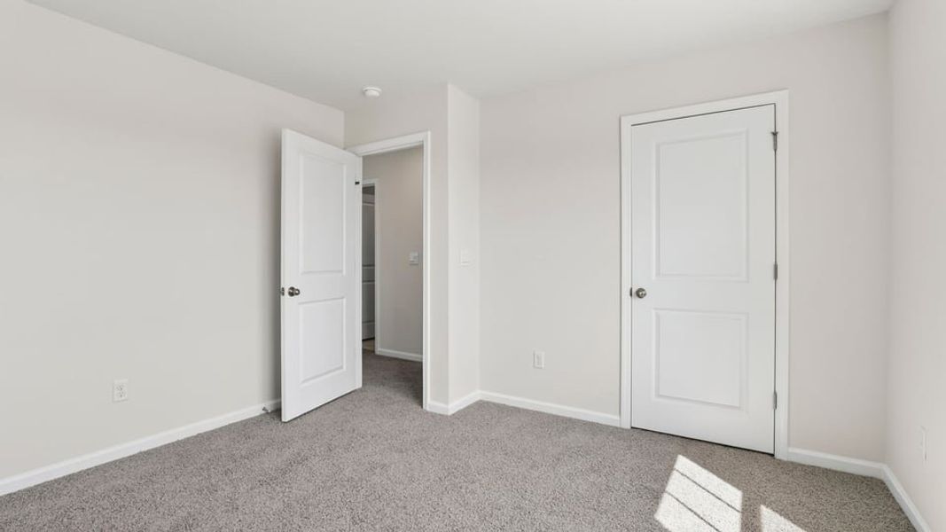Spacious, unfurnished interior of a new home in Sage Grove, Lyman (Image 23).
