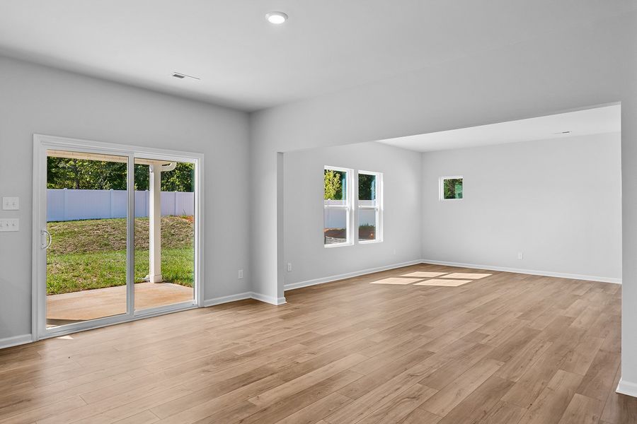 Spacious, unfurnished interior of a new home in Hanes Lake, Winston-Salem (Image 20).