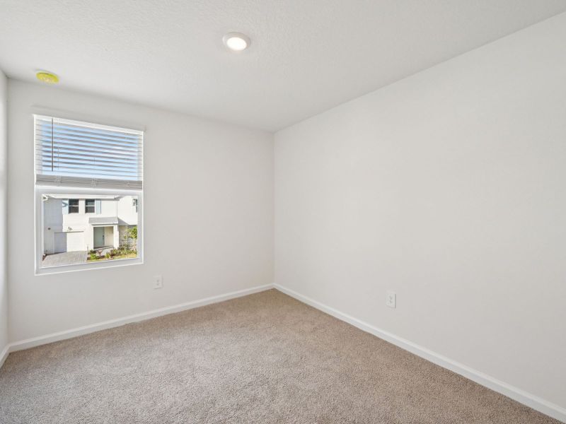 Spacious, unfurnished interior of a new home in Tidewater, Fort Pierce (Image 16).
