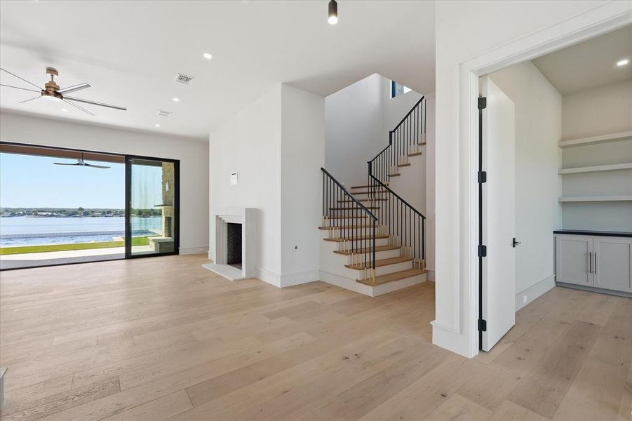 Spacious, unfurnished interior of a new home in , Graford (Image 24).