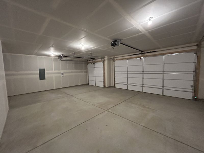 Spacious, unfurnished interior of a new home in Hudson Hills, Hudson (Image 13).