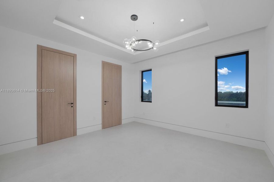 Spacious, unfurnished interior of a new home in , Miami (Image 35).