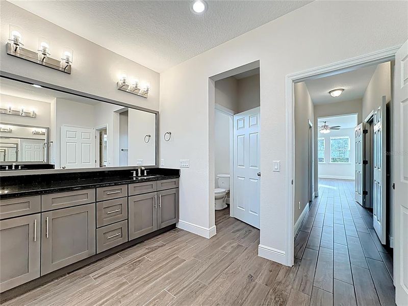 Furnished interior view inside a new home in , Orlando (Image 11).