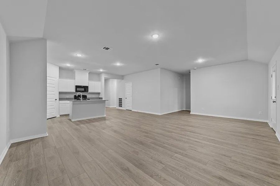 Representative unfurnished interior of a home built from the Knollwood by Cambridge Homes in Rolling Ridge, Van Alstyne (Image 19).
