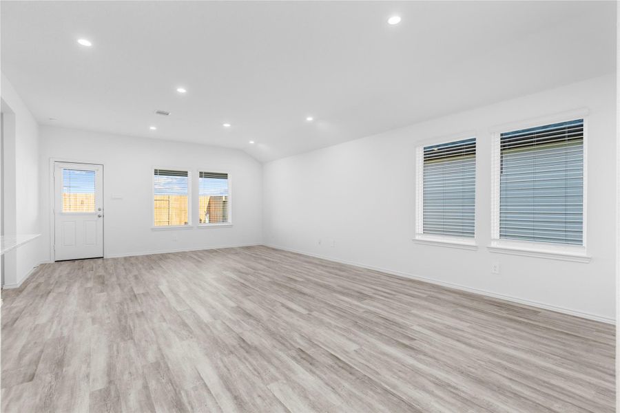 *All images, rooms measurements are approximate. All information, including pricing, is subject to change.