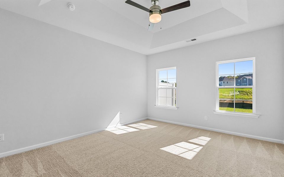 Spacious, unfurnished interior of a new home in Fieldstone, Lexington (Image 21).