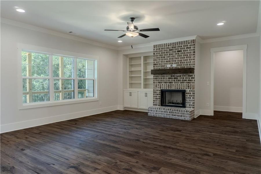 Spacious, unfurnished interior of a new home in Riverwalk, Monroe (Image 36).