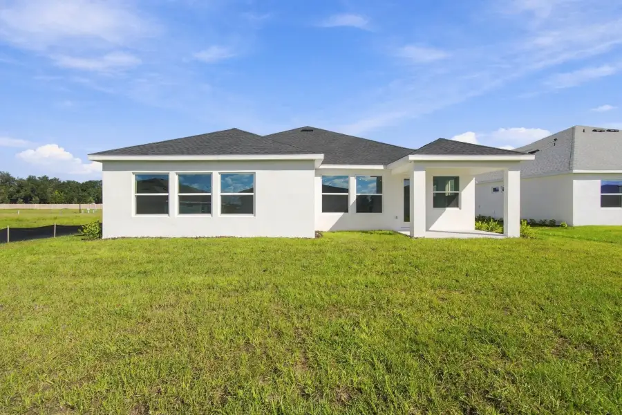 Exterior details and patio area of a home in Southwind – Executive Series, Plant City (Image 3).