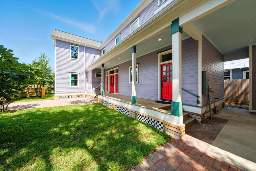 Plenty of green space for pups, parties or even a pool! NEW CONSTRUCTION home built by local, award winning builders FW HERITAGE! WELCOME HOME to 1521 Ovid! Plenty of green space for pups, parties or even a pool! NEW CONSTRUCTION home built by local, award winning builders FW HERITAGE! WELCOME HOME to 1521 Ovid!